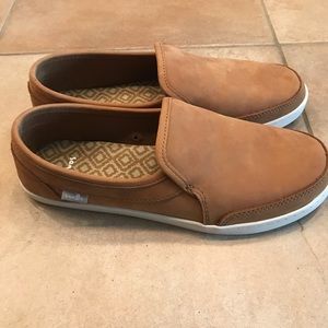 Sanuk Leather Shoes Like new.